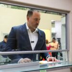 Propone Carlos de la Fuente permiso turístico para vehículos foráneos
