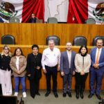 Honra Congreso a Mauricio Fernández con altar de muertos