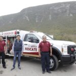 Rescata Mike Flores a caballo que circulaba con exceso de carga en Monterrey