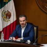 Celebran Samuel y Mariana a niños y niñas con desfile multicolor en municipio de Monterrey