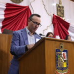Develan letras áureas del General Mariano Escobedo