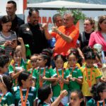 Tras reportes ciudadanos, Mike Flores rescata yegua herida en La Rioja