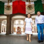 Felipe escucha a la gente “de a pie” que esperabael Informe de la Presidenta Claudia Sheinbaum